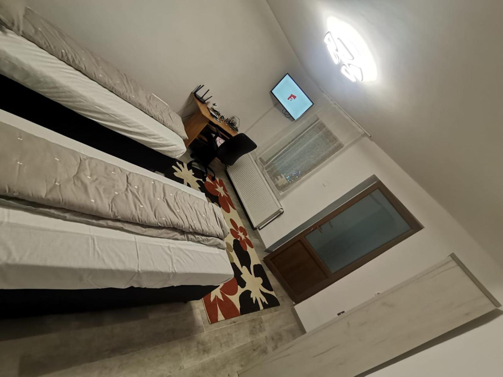Вилла Casa La Rusu Lupeni  Экстерьер фото